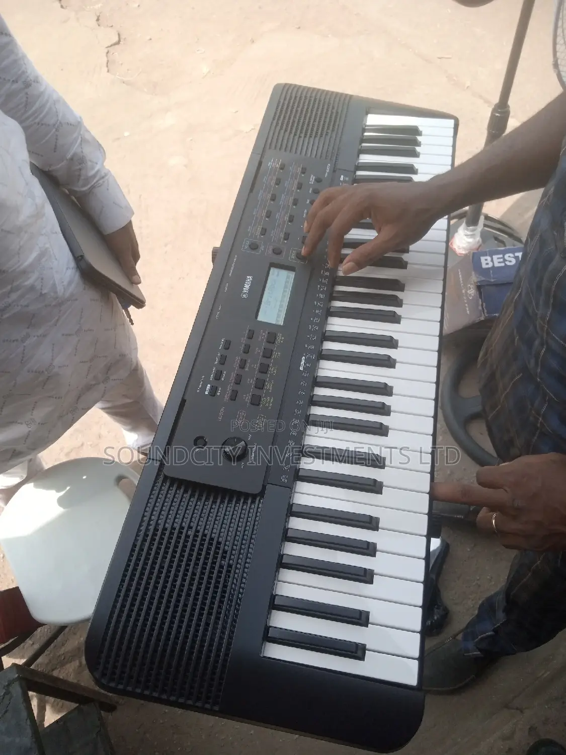 PSR 273 Yamaha Keyboard