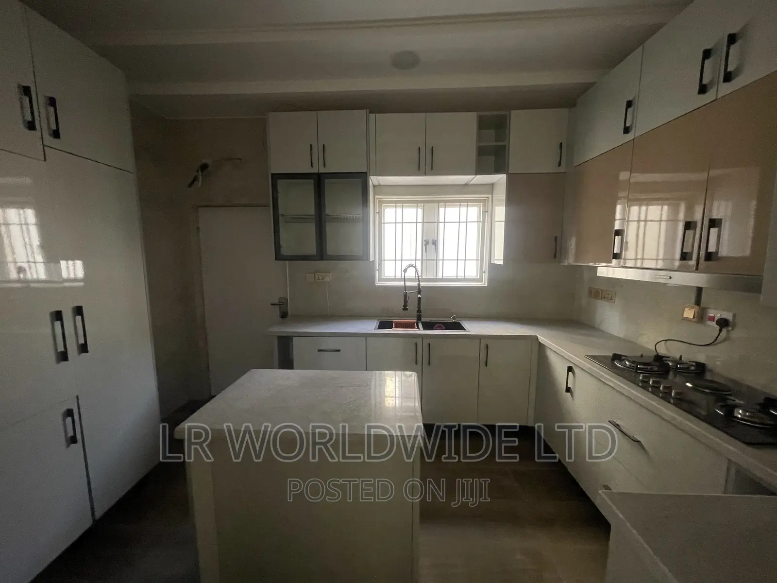 4bdrm Townhouse/Terrace in Jahi for Sale