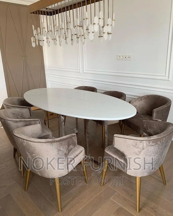 Set of Dining Table With Chairs