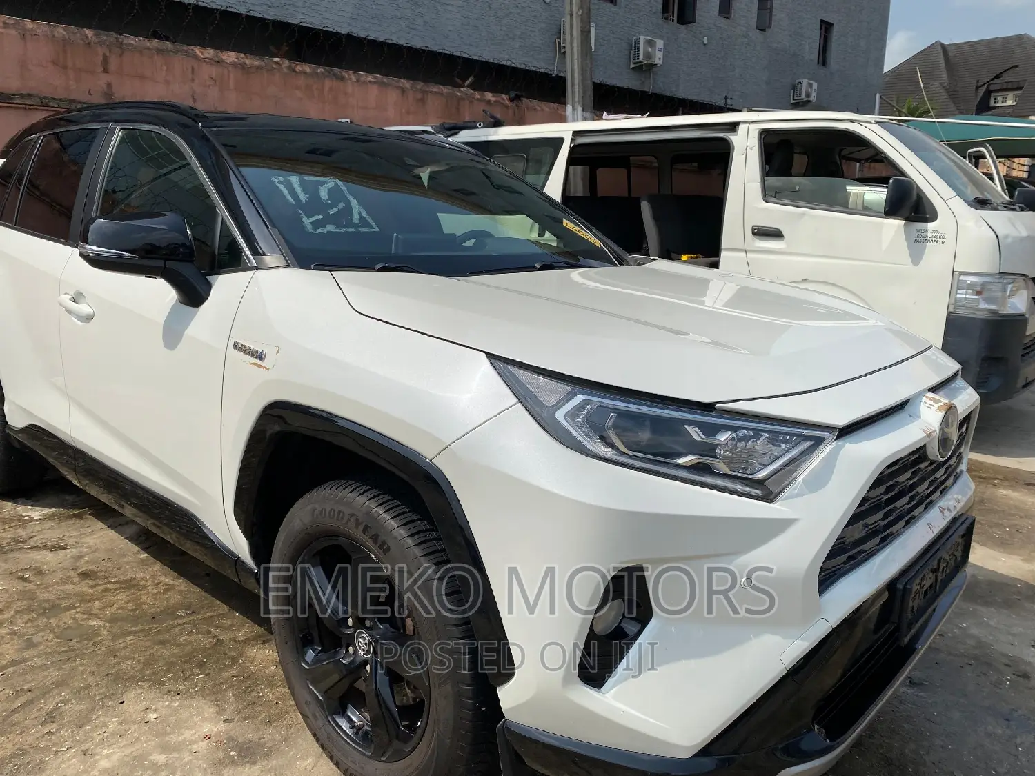 Toyota RAV4 XLE Premium 2022 White
