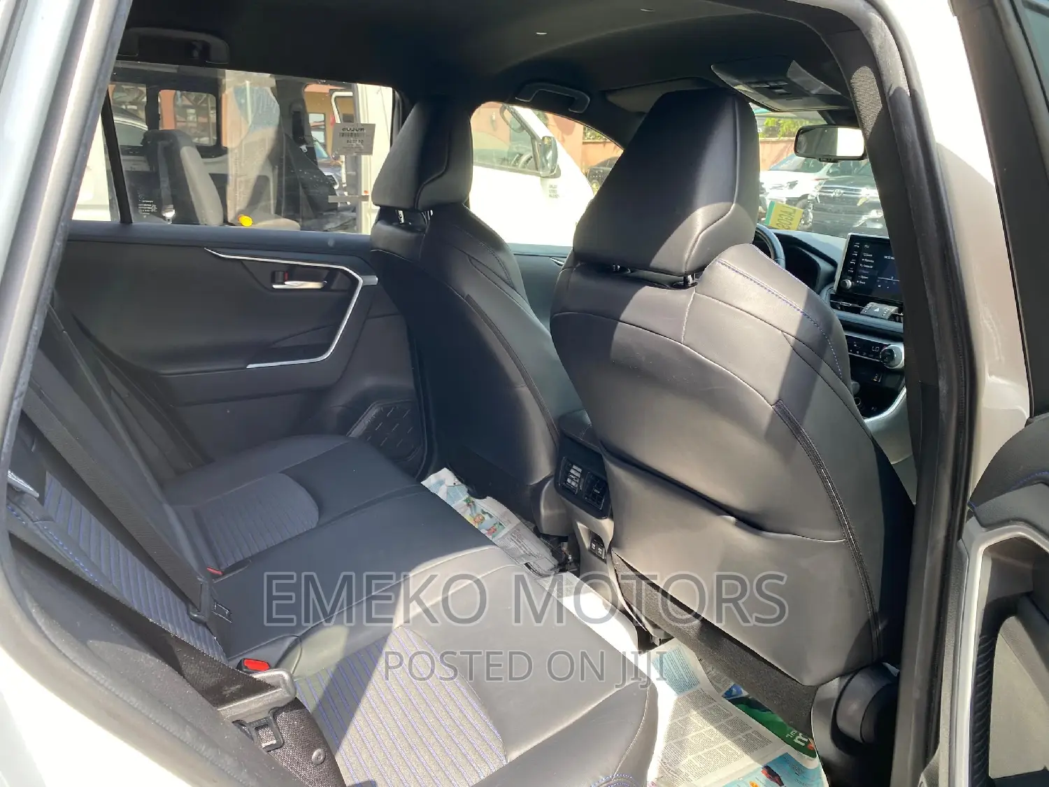 Toyota RAV4 XLE Premium 2022 White