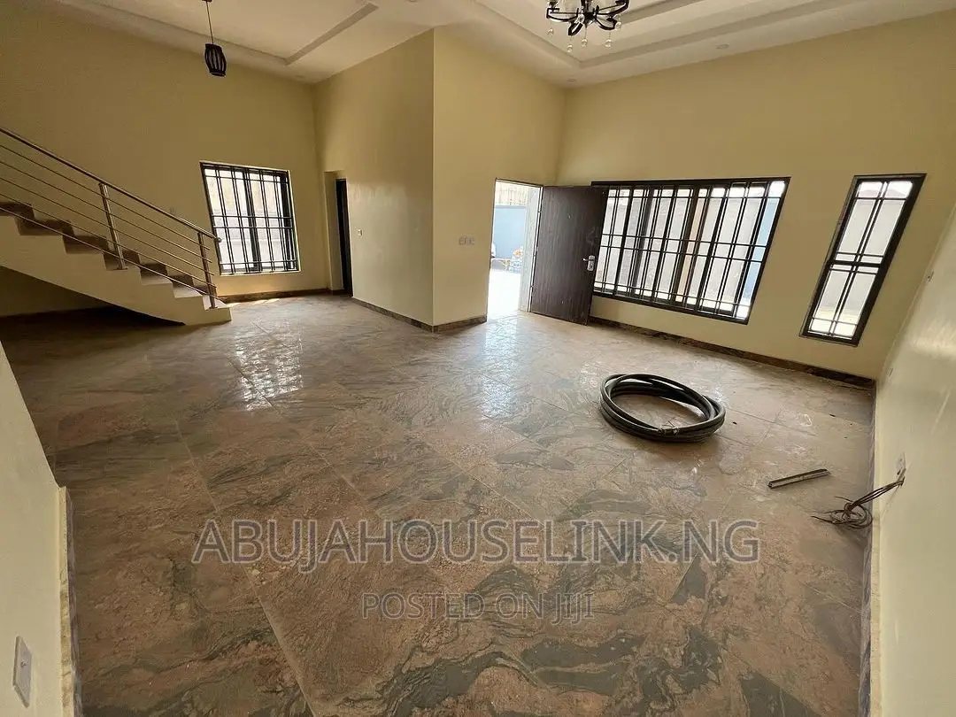 4bdrm Duplex in Wuye Abuja for sale