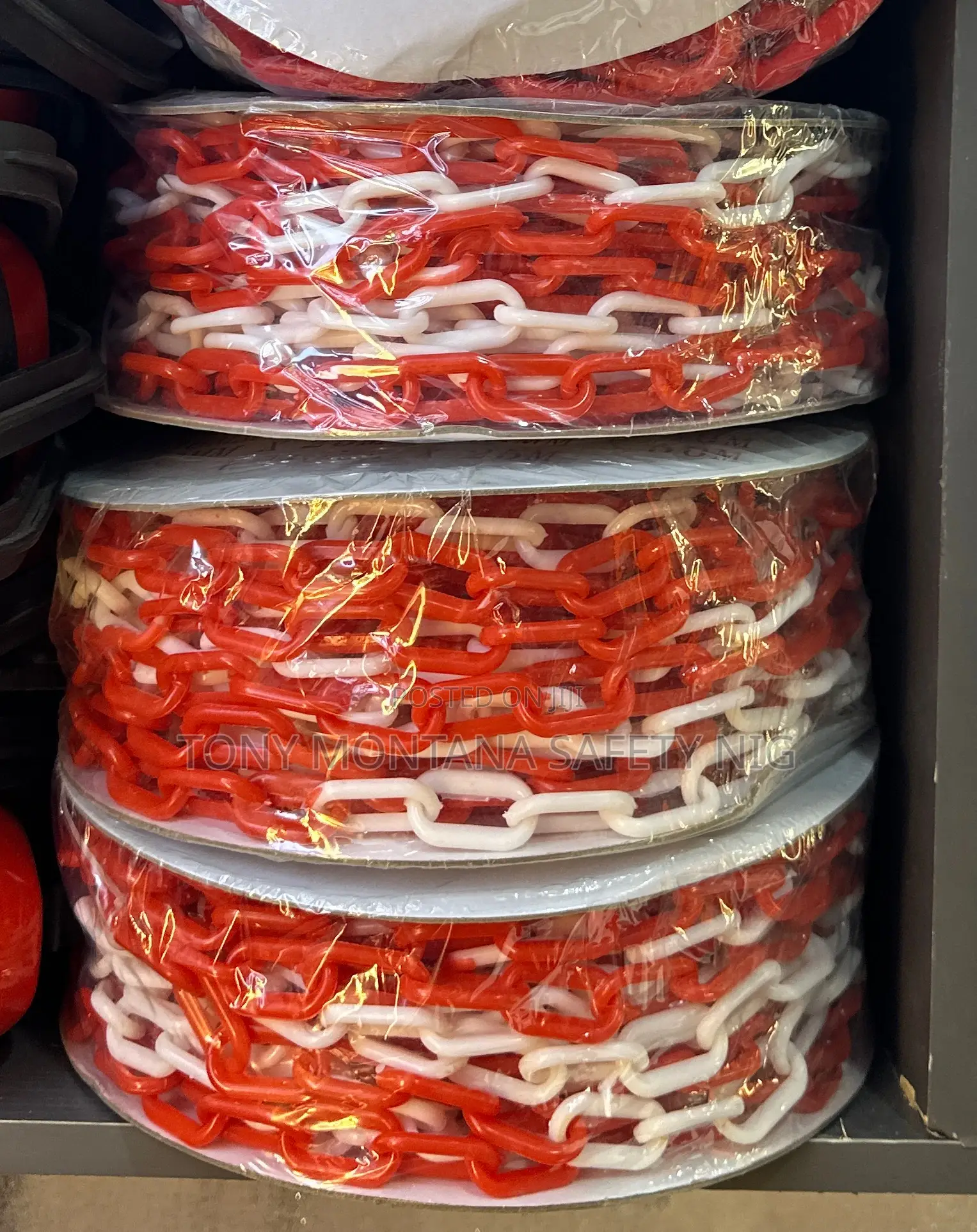 Red And White Plastic Chain (6mm X 25mtr , 8mm X 25mtrs )
