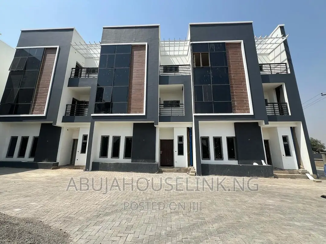 4bdrm Duplex in Wuye Abuja for sale