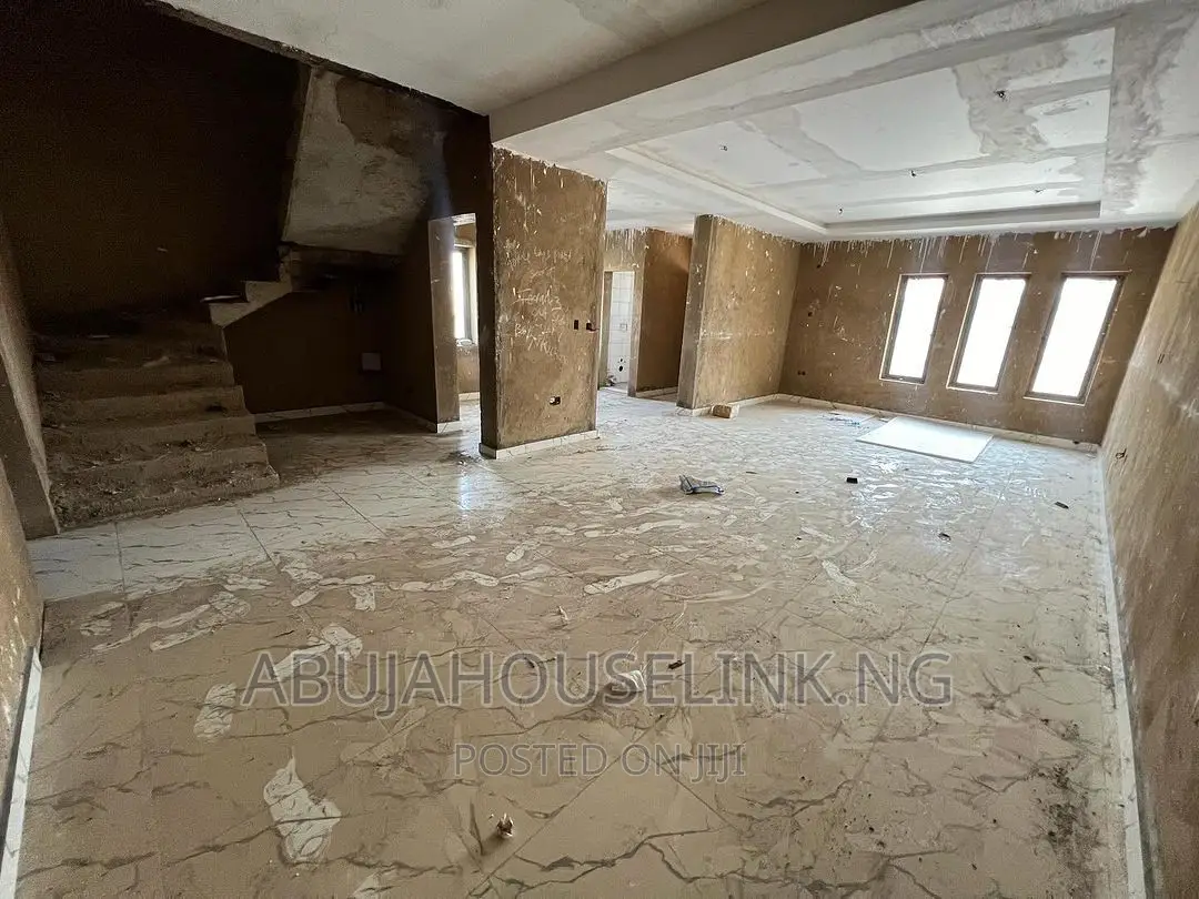 4bdrm Duplex in Wuye Abuja for sale