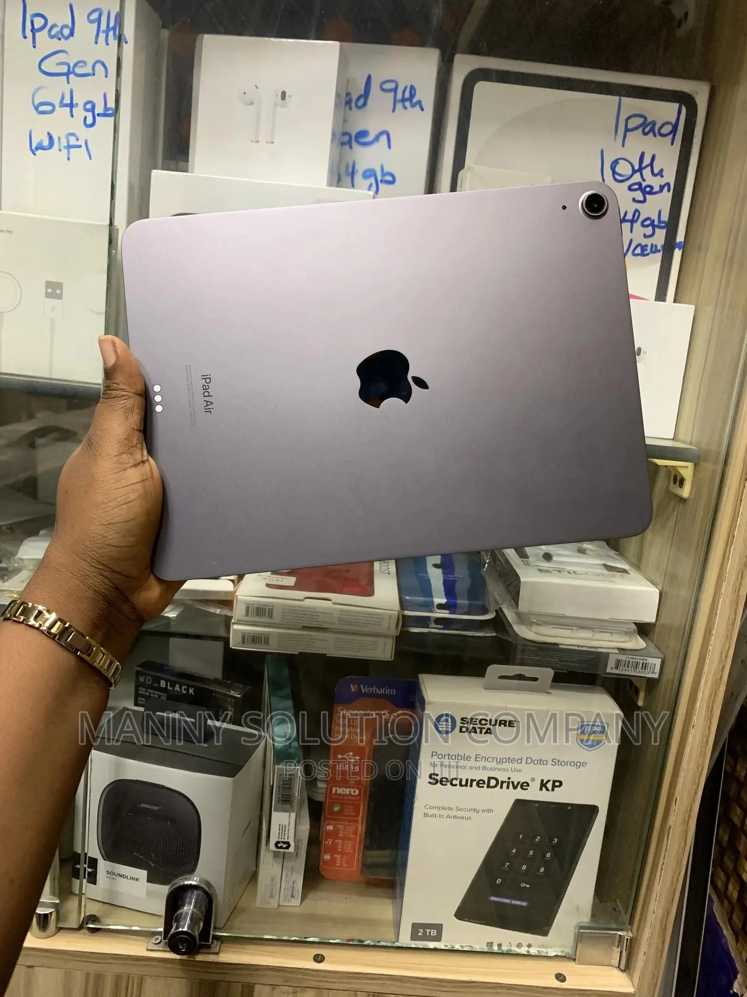 Apple iPad Air (2022) 64 GB Black