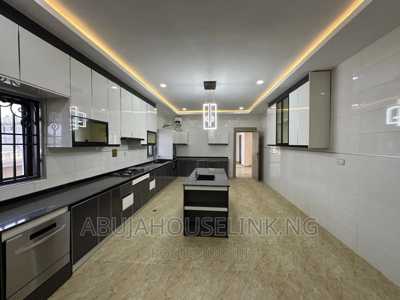 7bdrm Duplex in Asokoro Abuja for sale