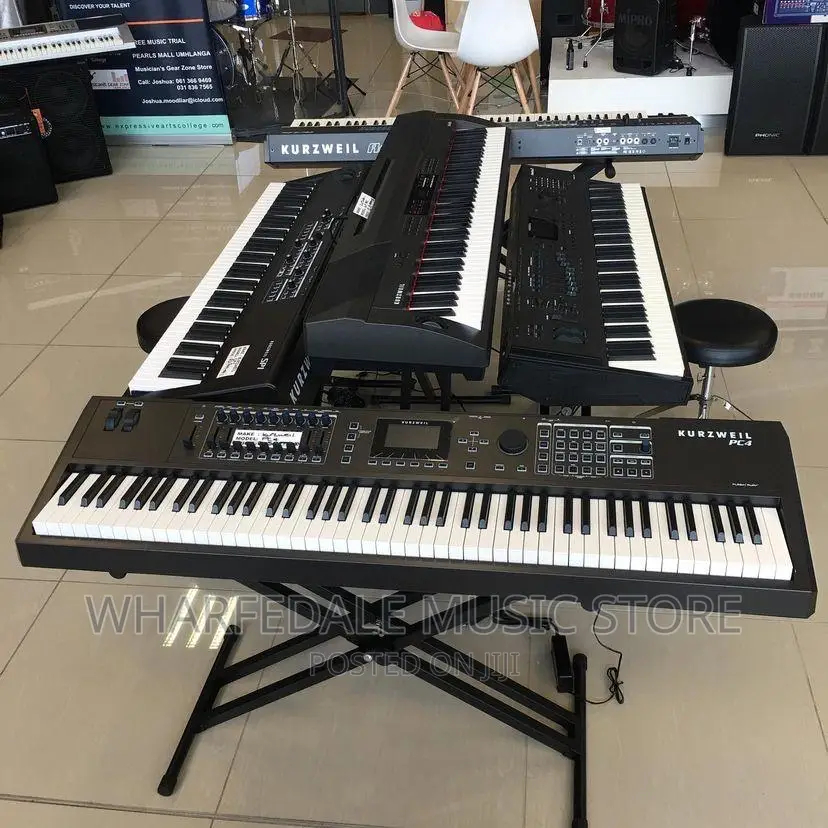 Kurzweil Pc4 Workstation / Synthesizers