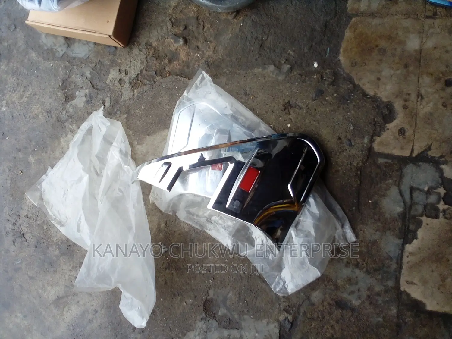 Back Light Chrome Toyota Hilux 2024