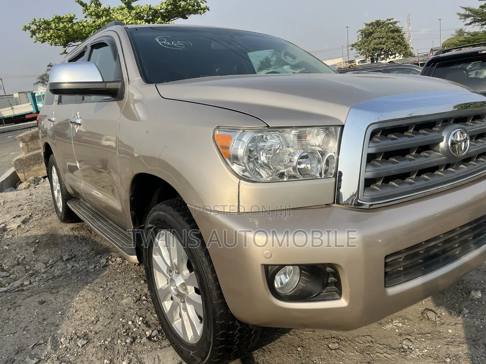 Toyota Sequoia 2011 Gold
