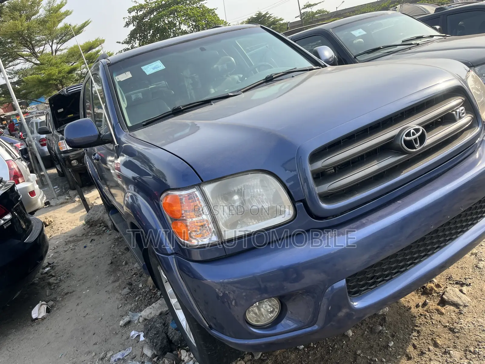 Toyota Sequoia 2004 Blue