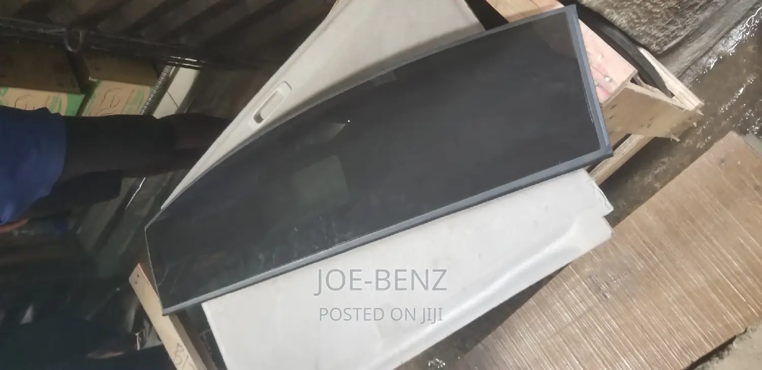 C300 2015 Paranamic Roof Glass Front