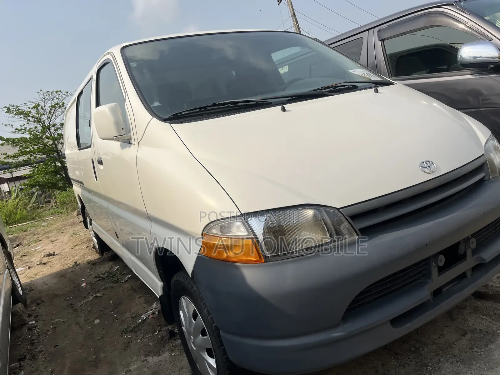 Toyota HiAce 2007 White