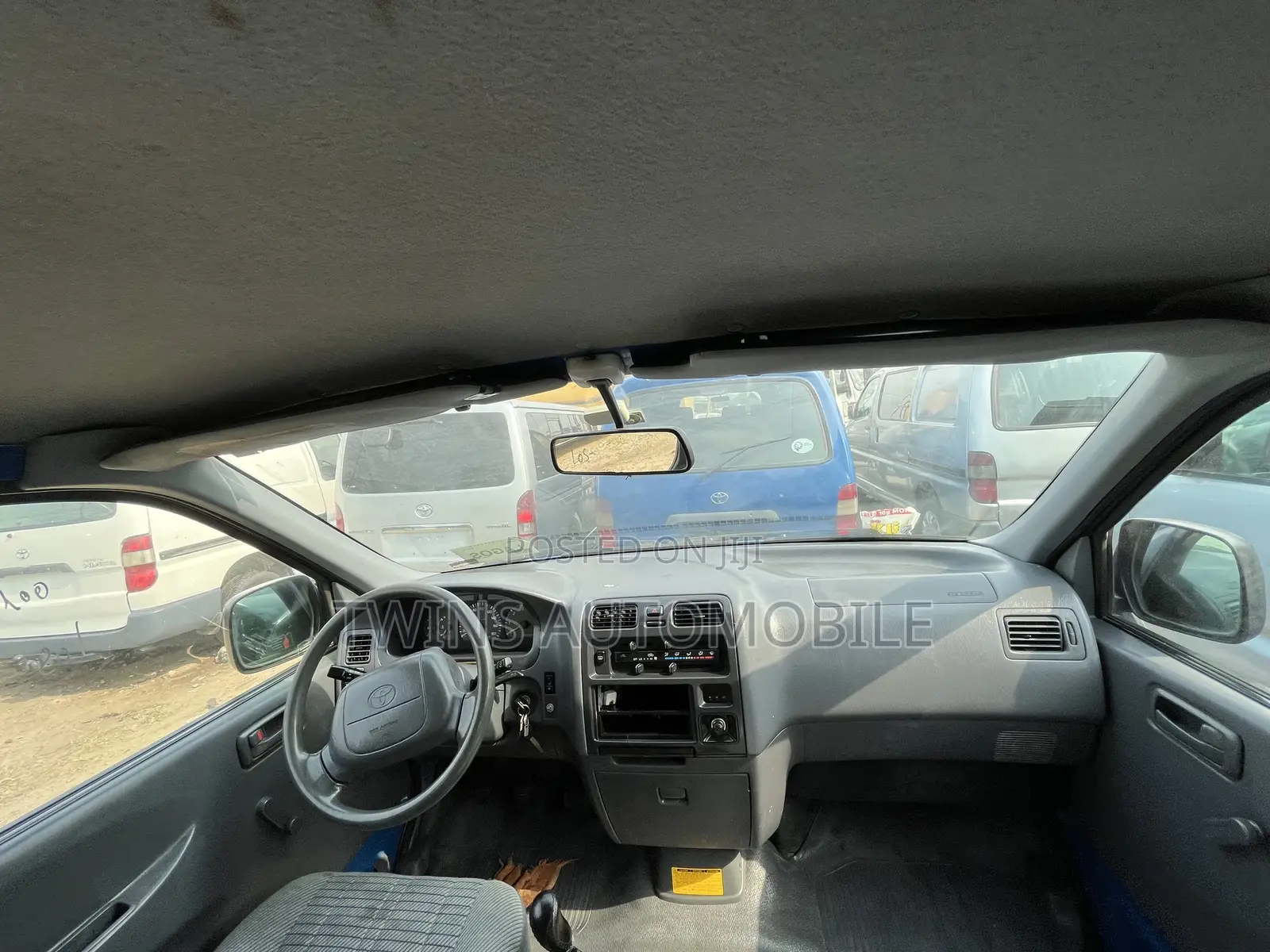 Toyota HiAce 2005 Blue