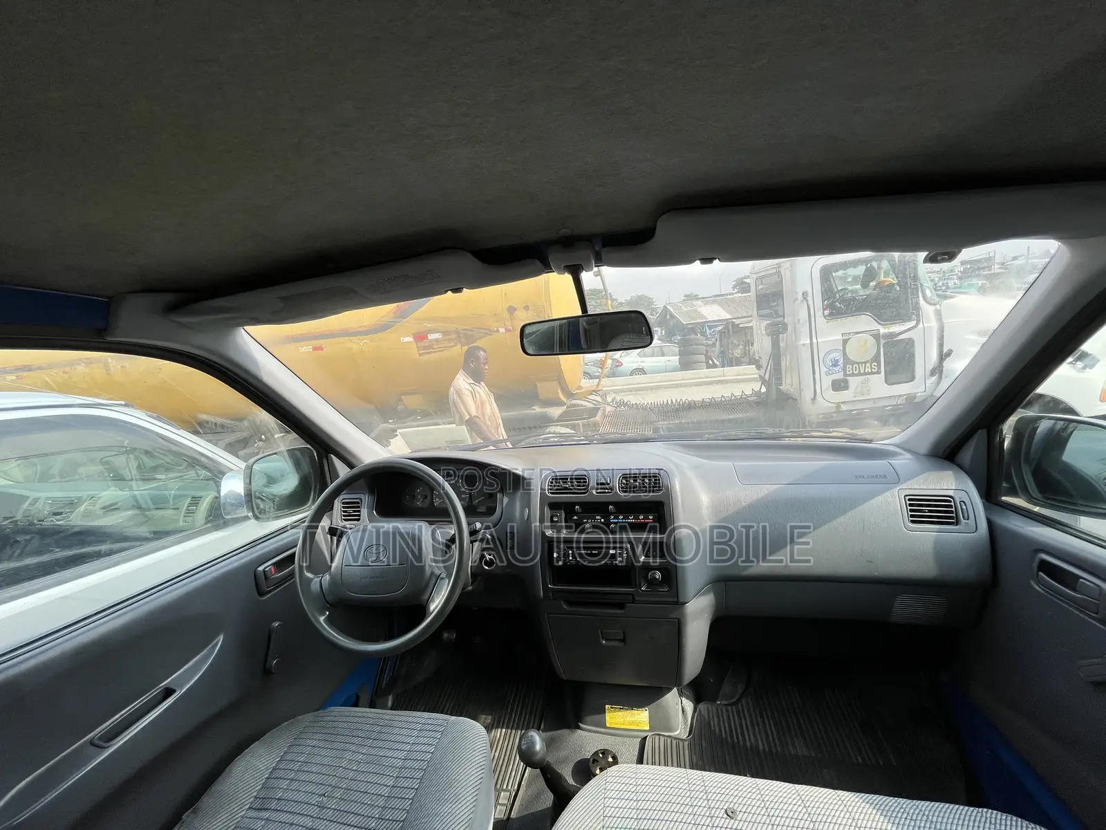 Toyota HiAce 2003 Blue