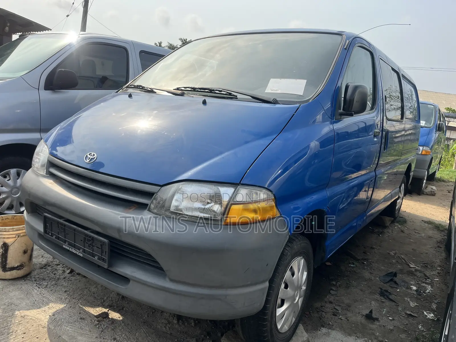 Toyota HiAce 2003 Blue
