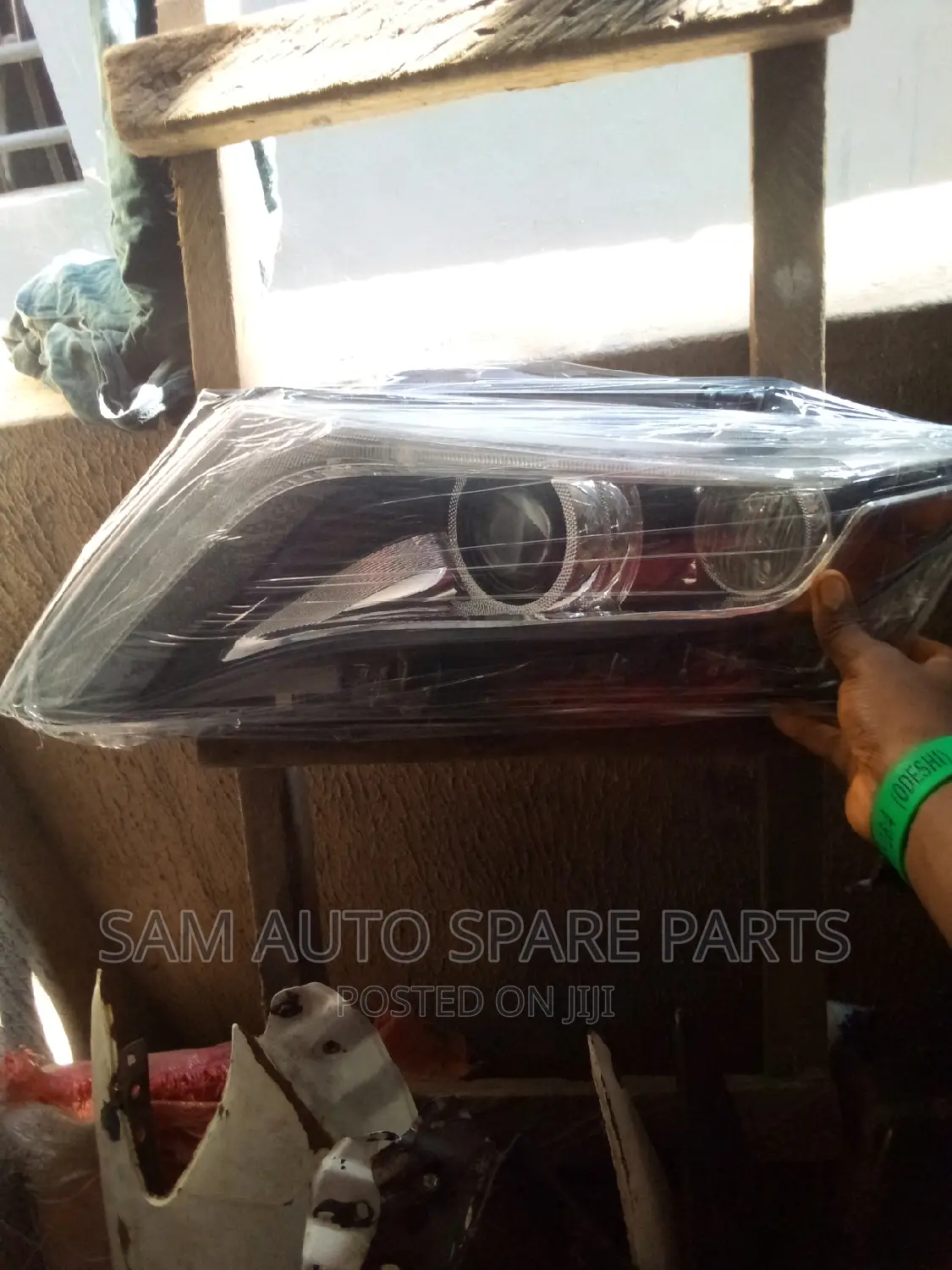 Toyota Venza Headlamp 2015 Model