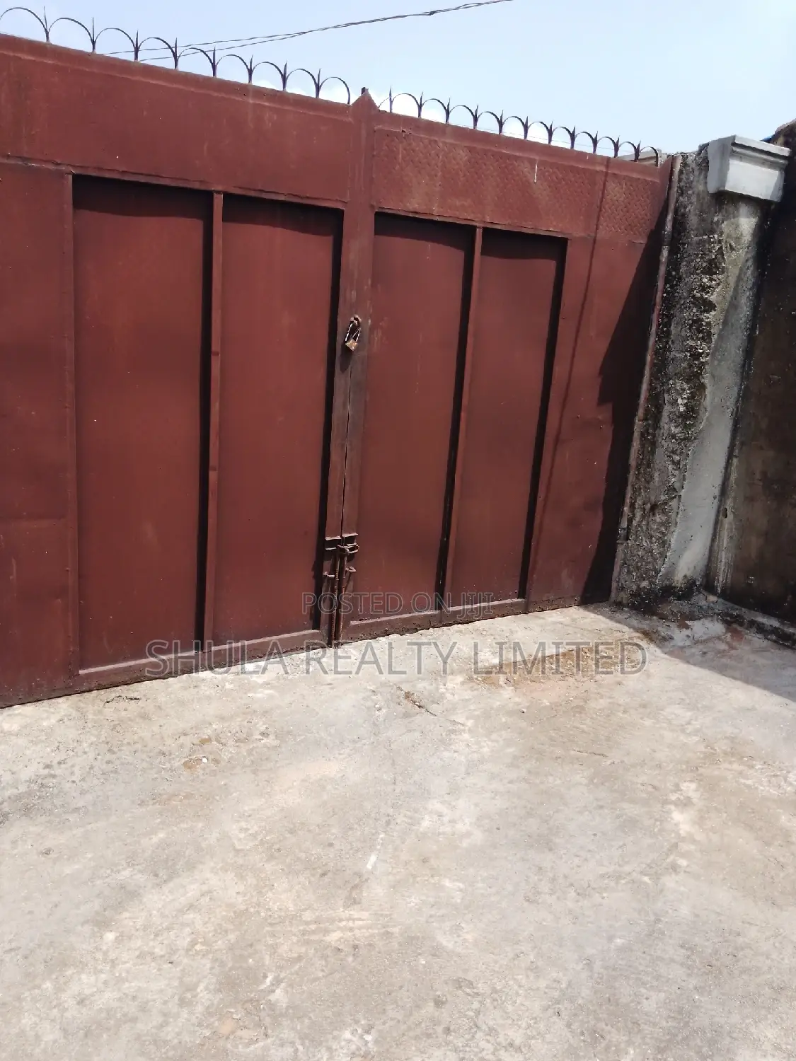 Furnished 10bdrm House in Agbara-Igbesan for sale
