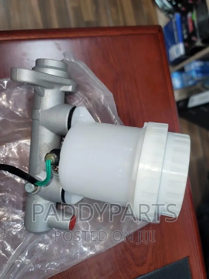 Mitsubishi Pajero Brake Master Cylinder