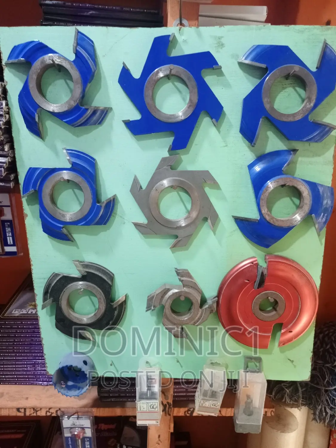 Groven and Design Cutter