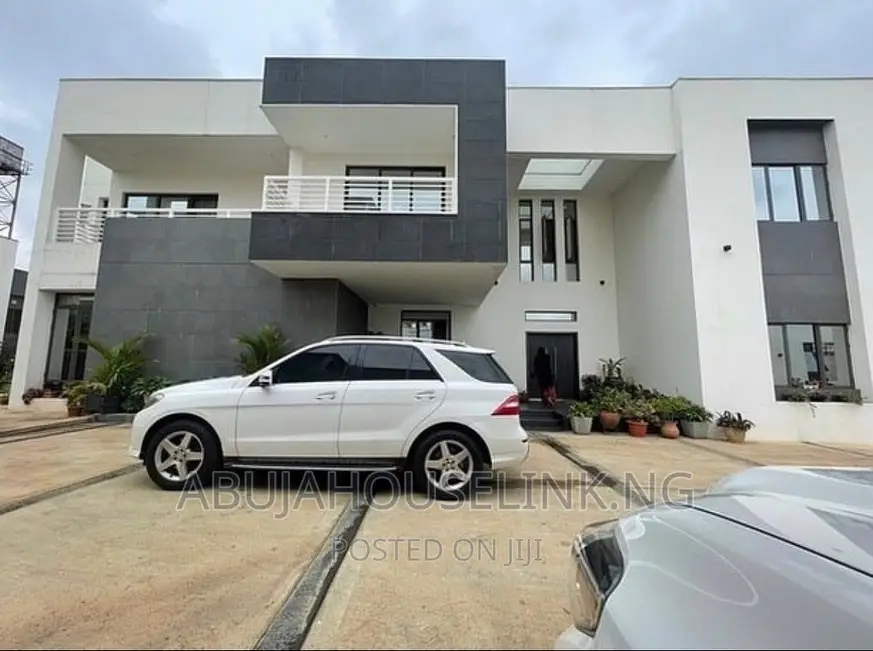 Furnished 5bdrm Duplex in Guzape Main Abuja for sale