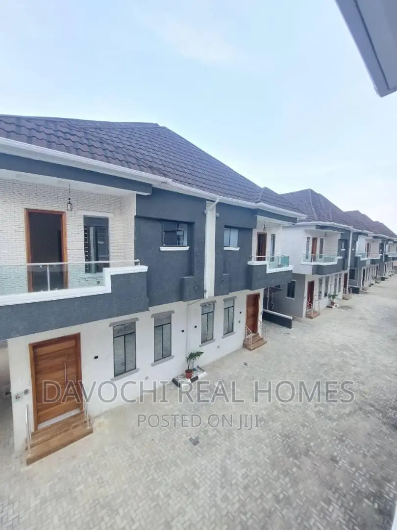 4bdrm Duplex in Ikota Villa Estate, Lekki for rent