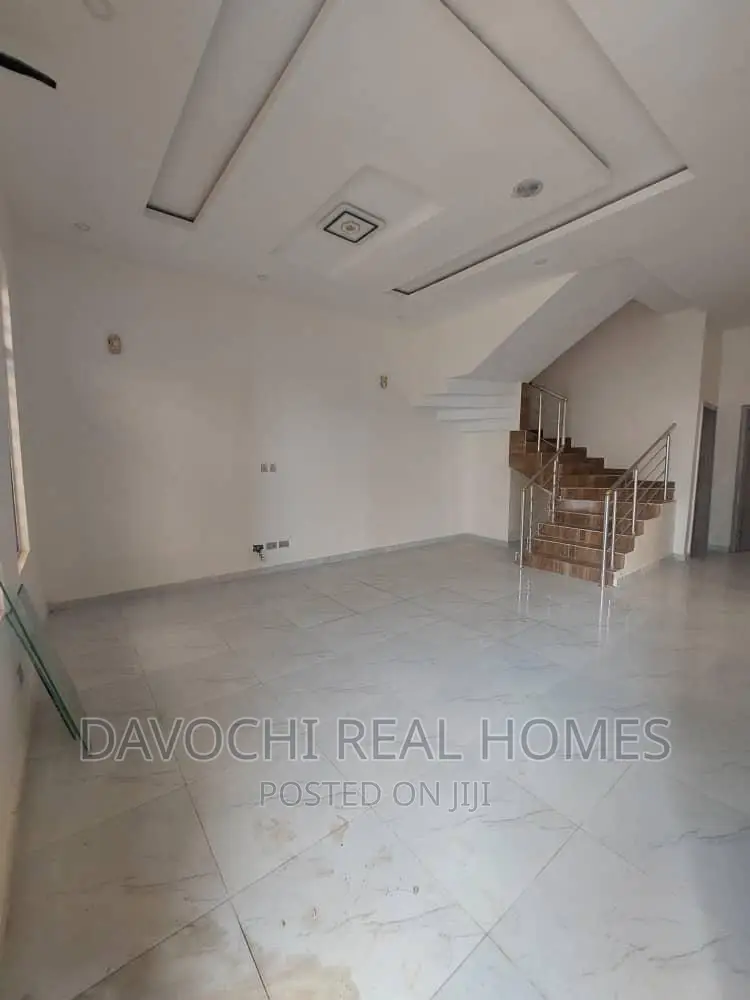 4bdrm Duplex in Ikota Villa Estate, Lekki for rent