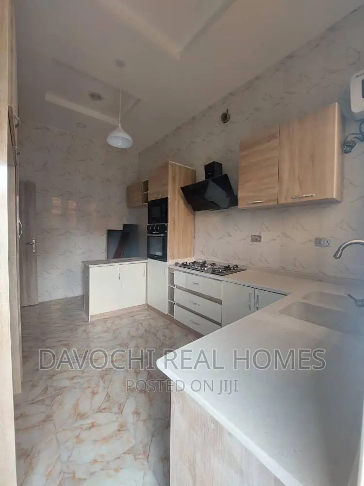 4bdrm Duplex in Ikota Villa Estate, Lekki for rent