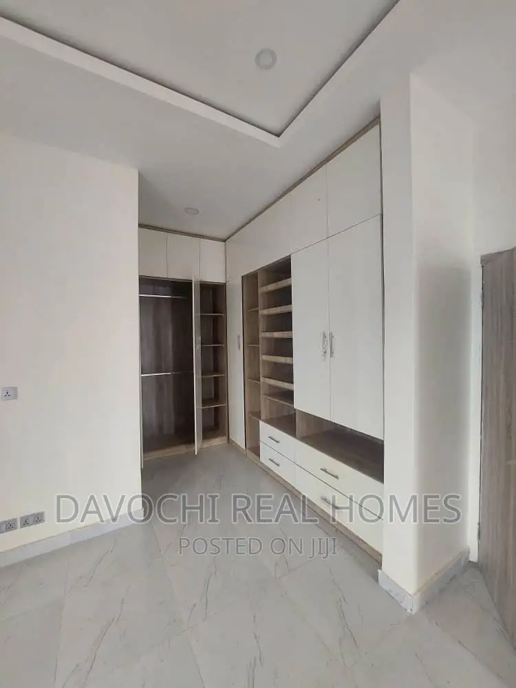 4bdrm Duplex in Ikota Villa Estate, Lekki for rent