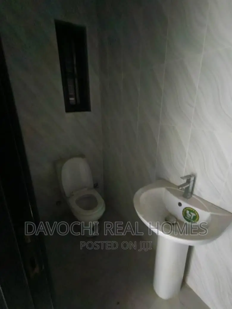 3bdrm Apartment in Chevron Second Toll, Lekki for rent