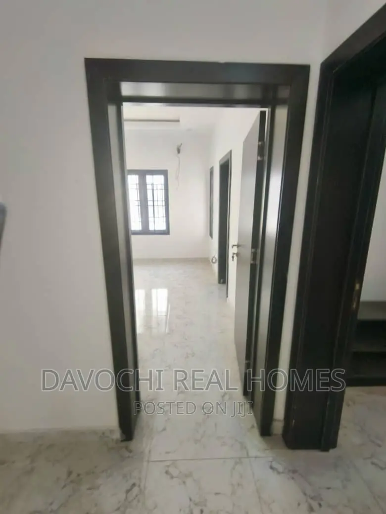 3bdrm Apartment in Chevron Second Toll, Lekki for rent