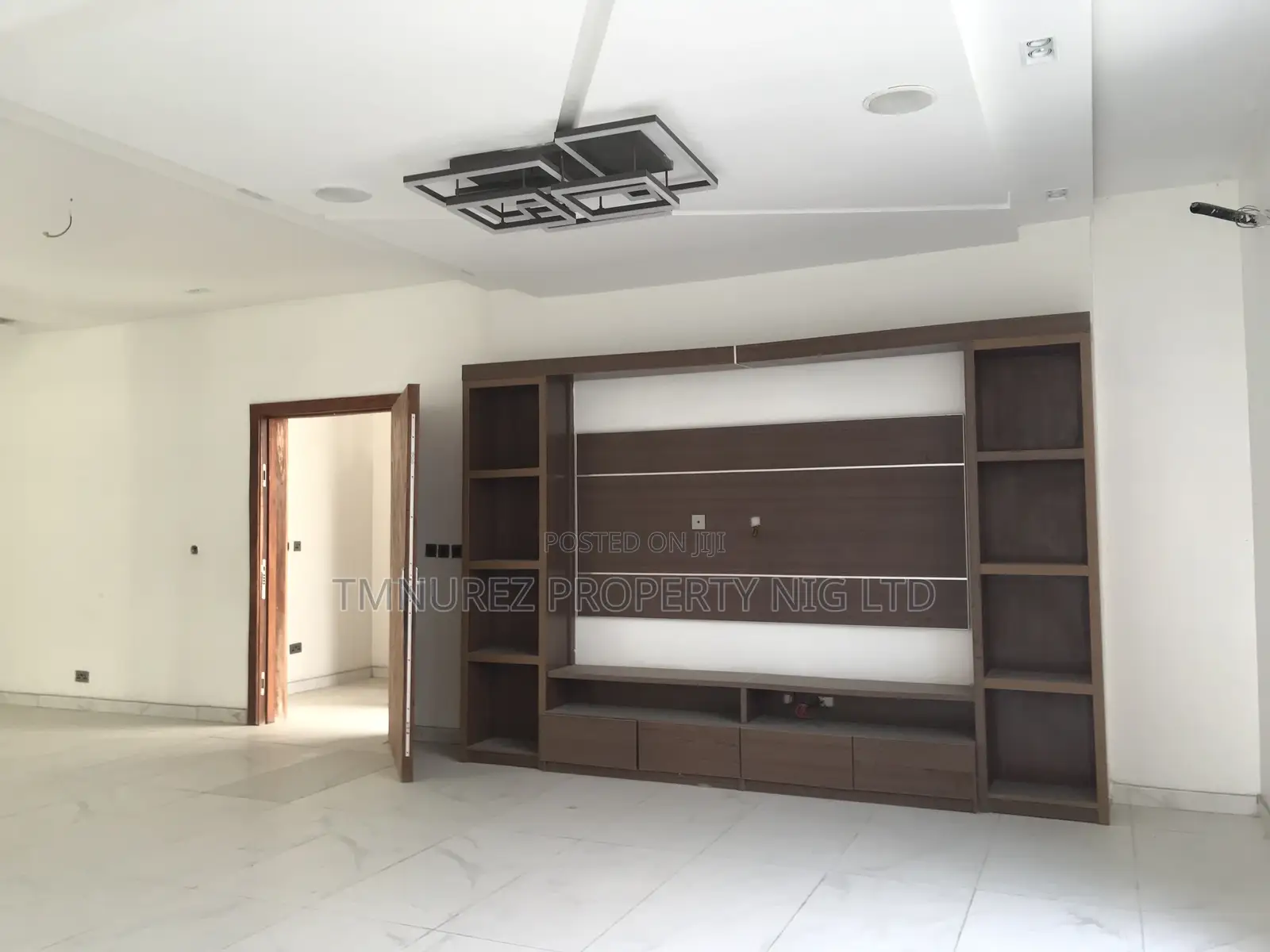 Furnished 5bdrm Duplex in Osapa london for sale