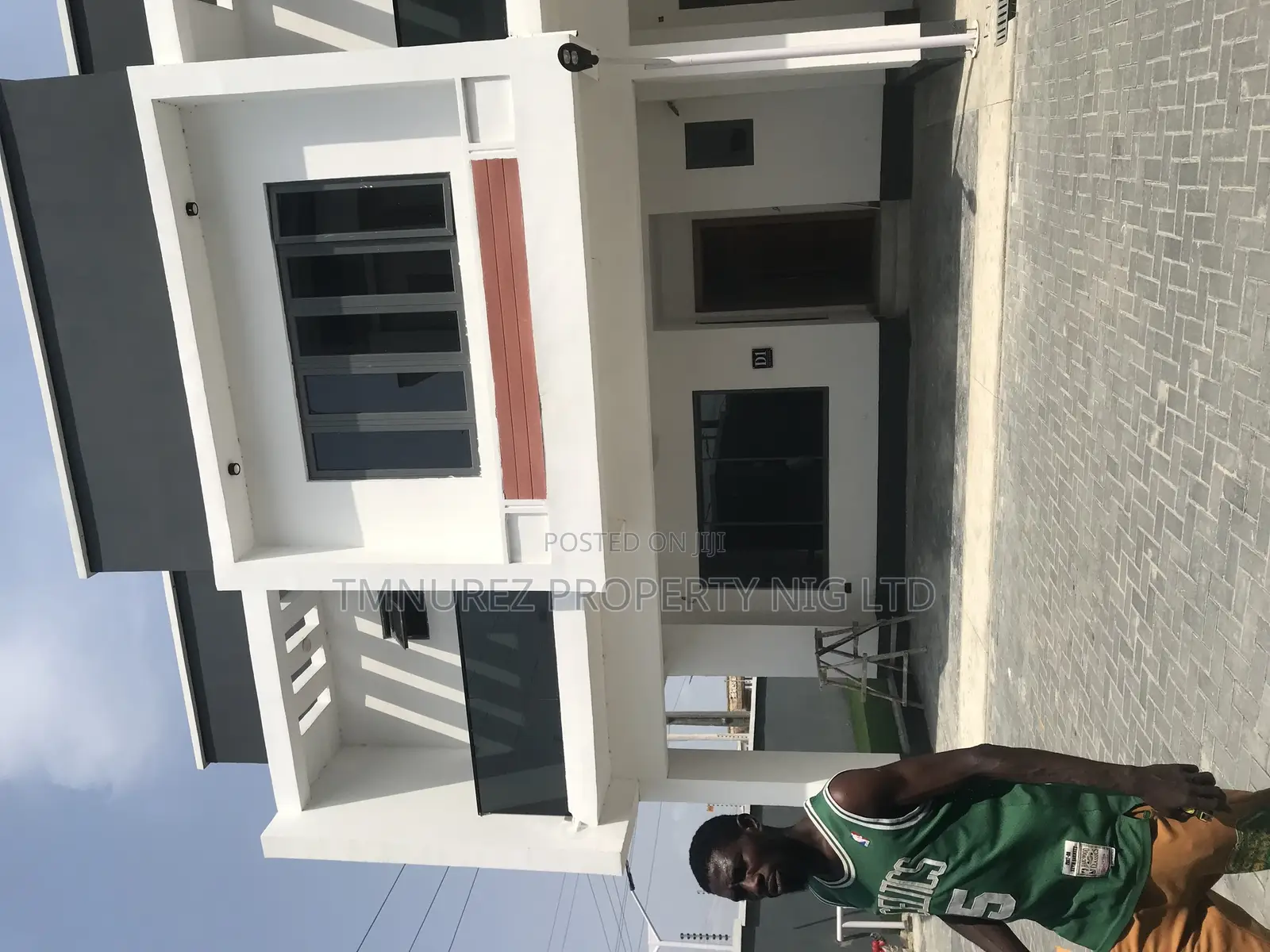 4bdrm Townhouse/Terrace in Osapa london for sale