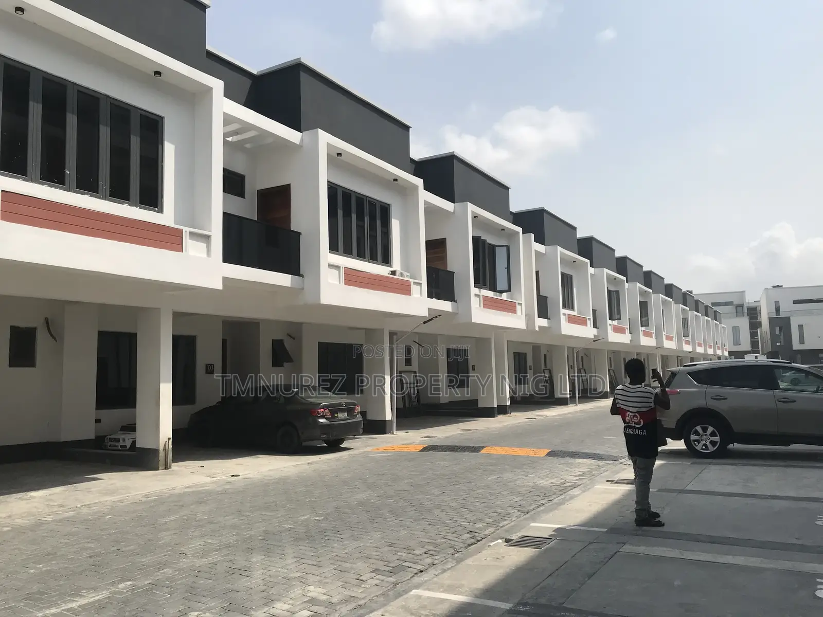 4bdrm Townhouse/Terrace in Osapa london for sale