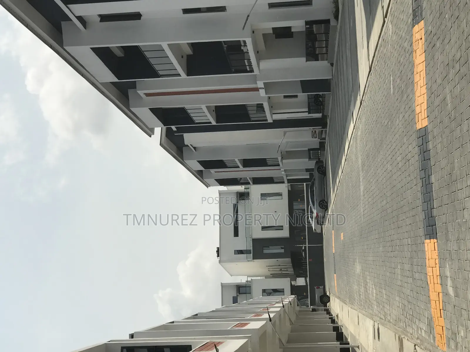 4bdrm Townhouse/Terrace in Osapa london for sale