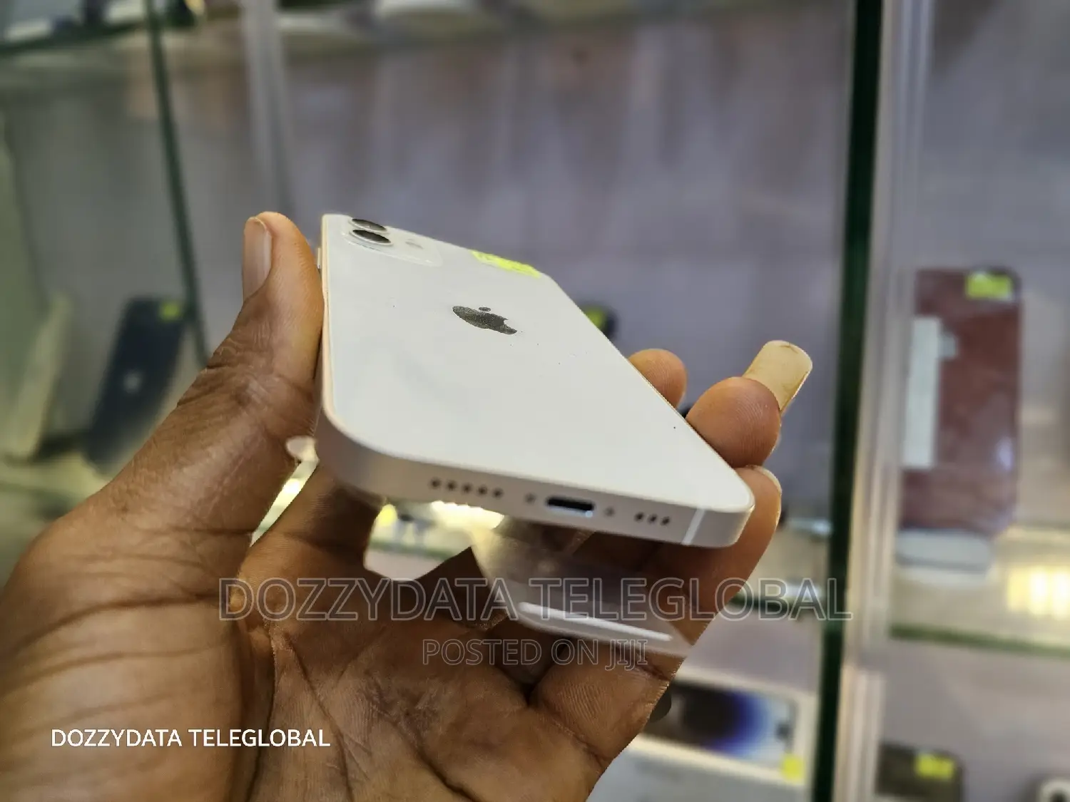 Apple iPhone 12 64 GB