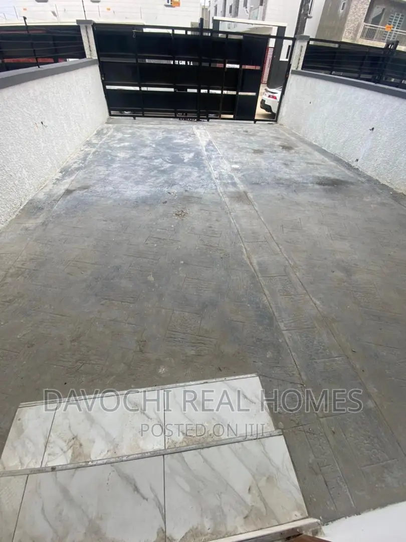 4bdrm Duplex in Lekky Country Home, Lekki for sale