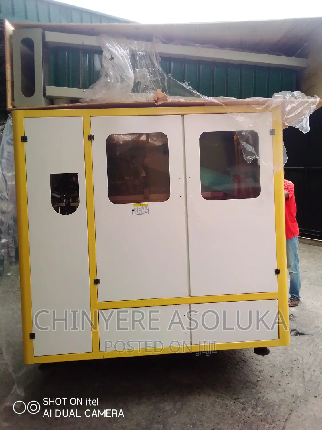 Auto Pet Blowing Machine (3 Cavity)
