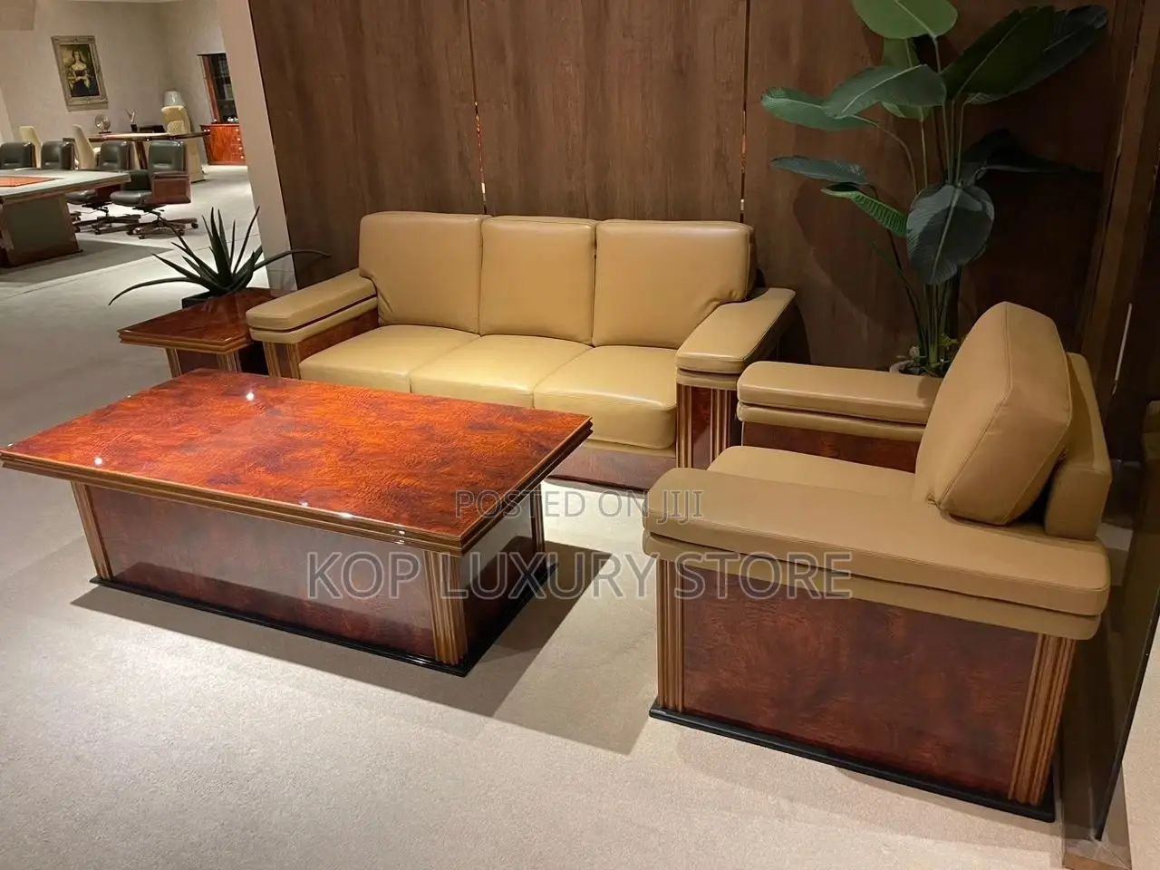 An Mahogny Supper Executive Office Table Full Complete Set