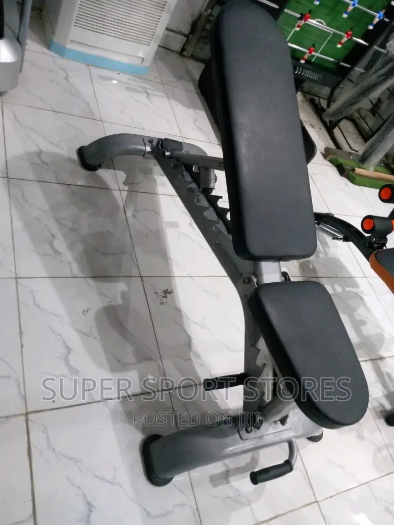 Commercial Weight Lifting Bench
