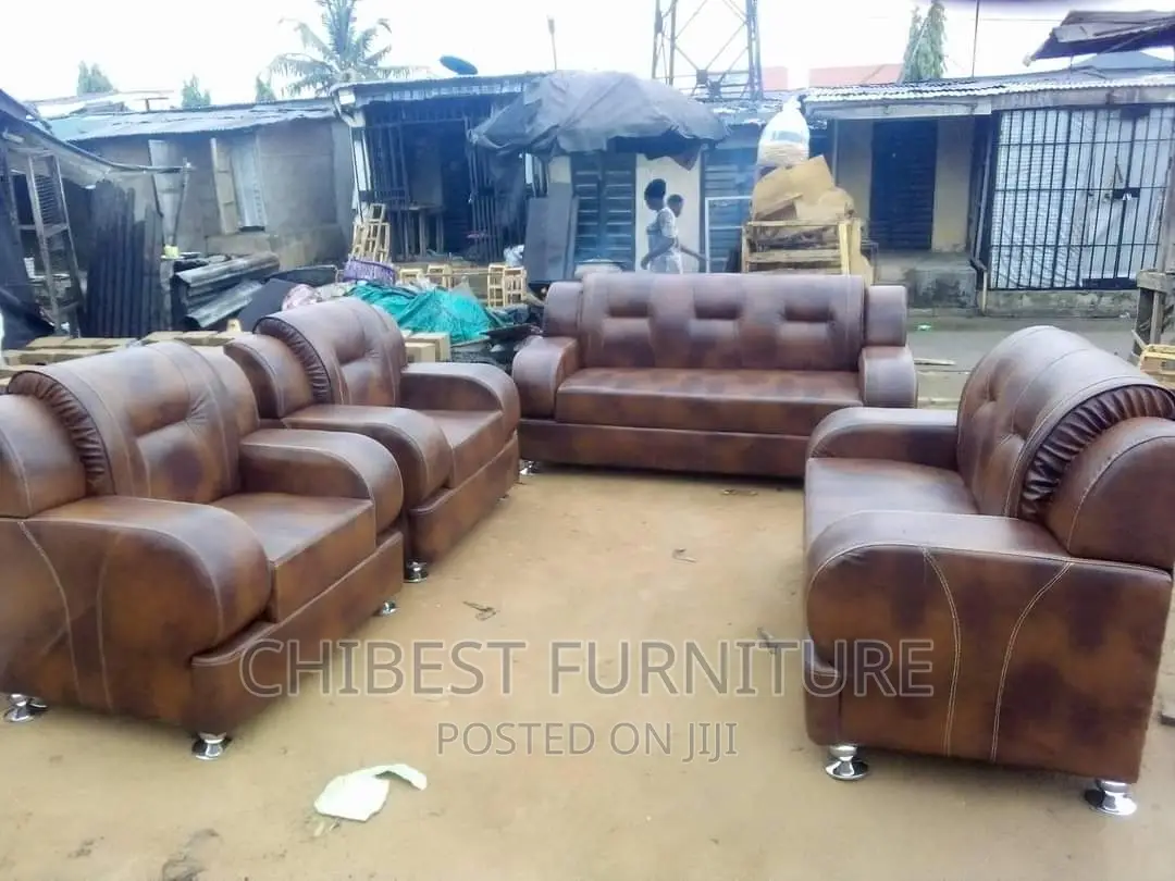 Standard and Comfortable Sofa Chair for Homes