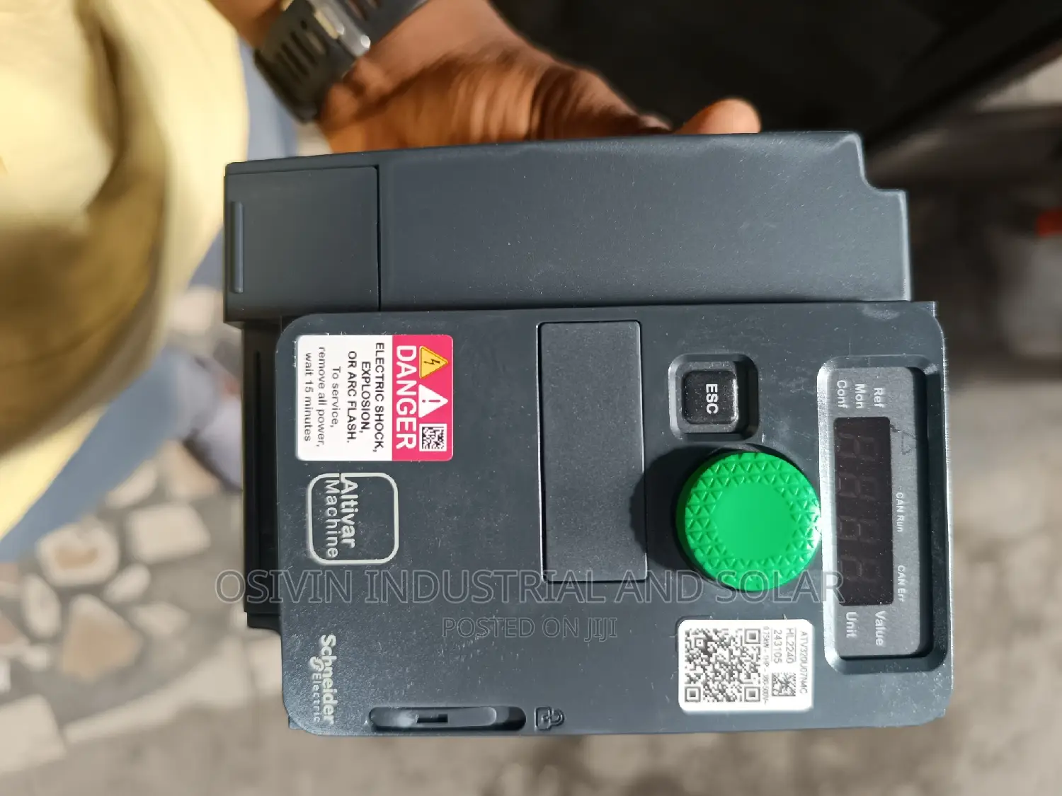 Atv320u07n4c Schneider Speed Drive 0.75kwh 3phase