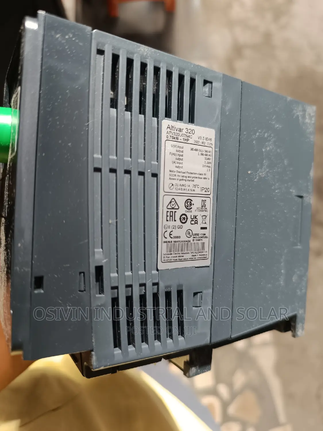 Atv320u07n4c Schneider Speed Drive 0.75kwh 3phase