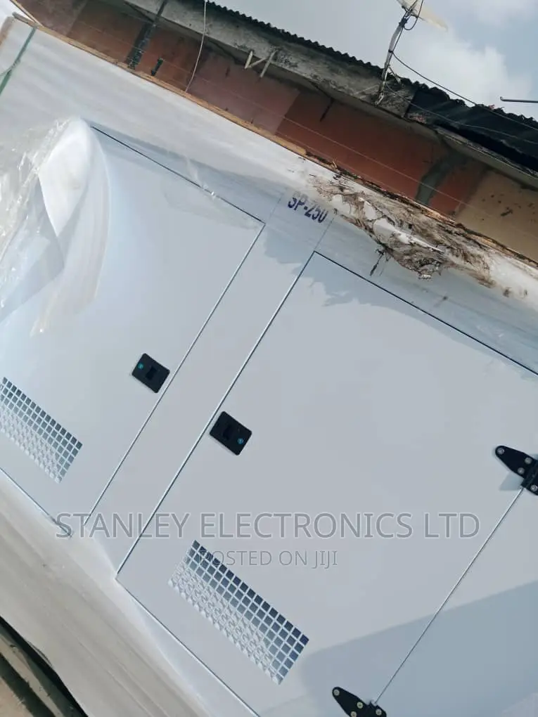 250kva Perkins Soundproof Diesel Generator Free Insulation