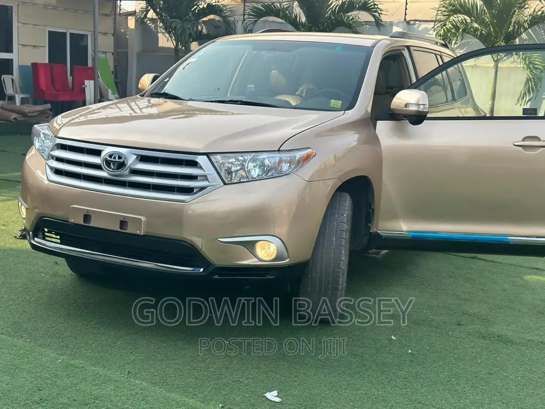 Highlander Available on Self Drive Rental or Hire