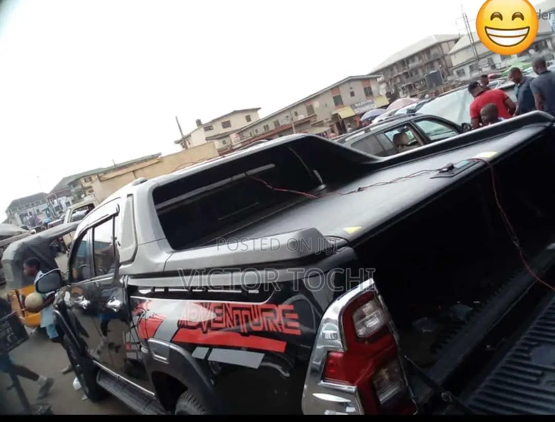 Latest Pick Ups /Hilux Roller Booth Cover