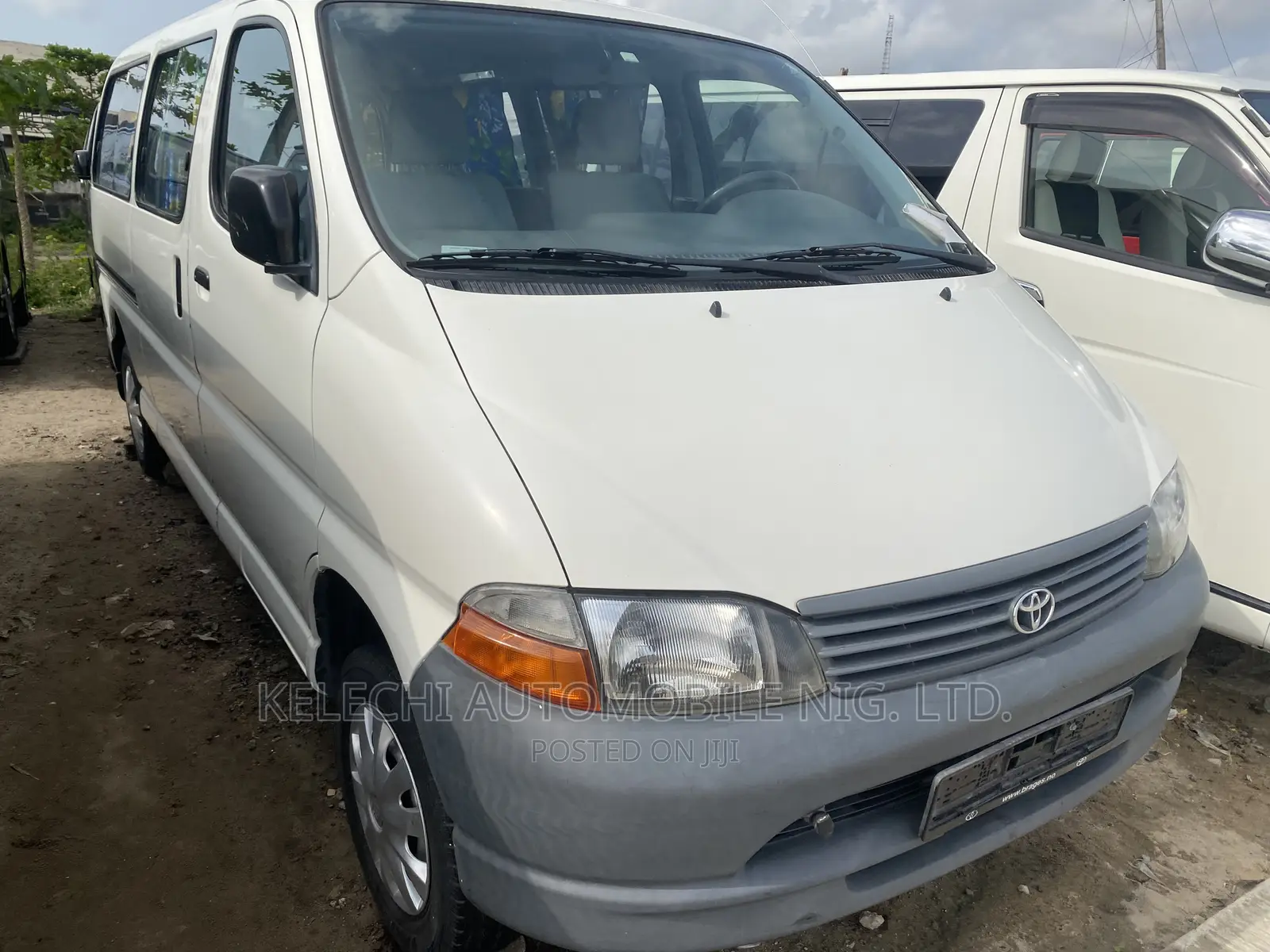 Toyota HiAce 2002 White