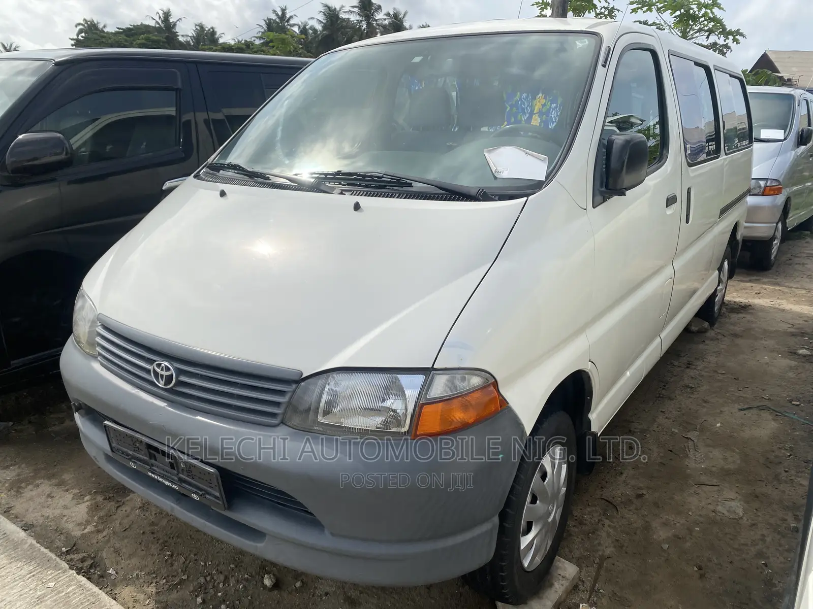 Toyota HiAce 2002 White