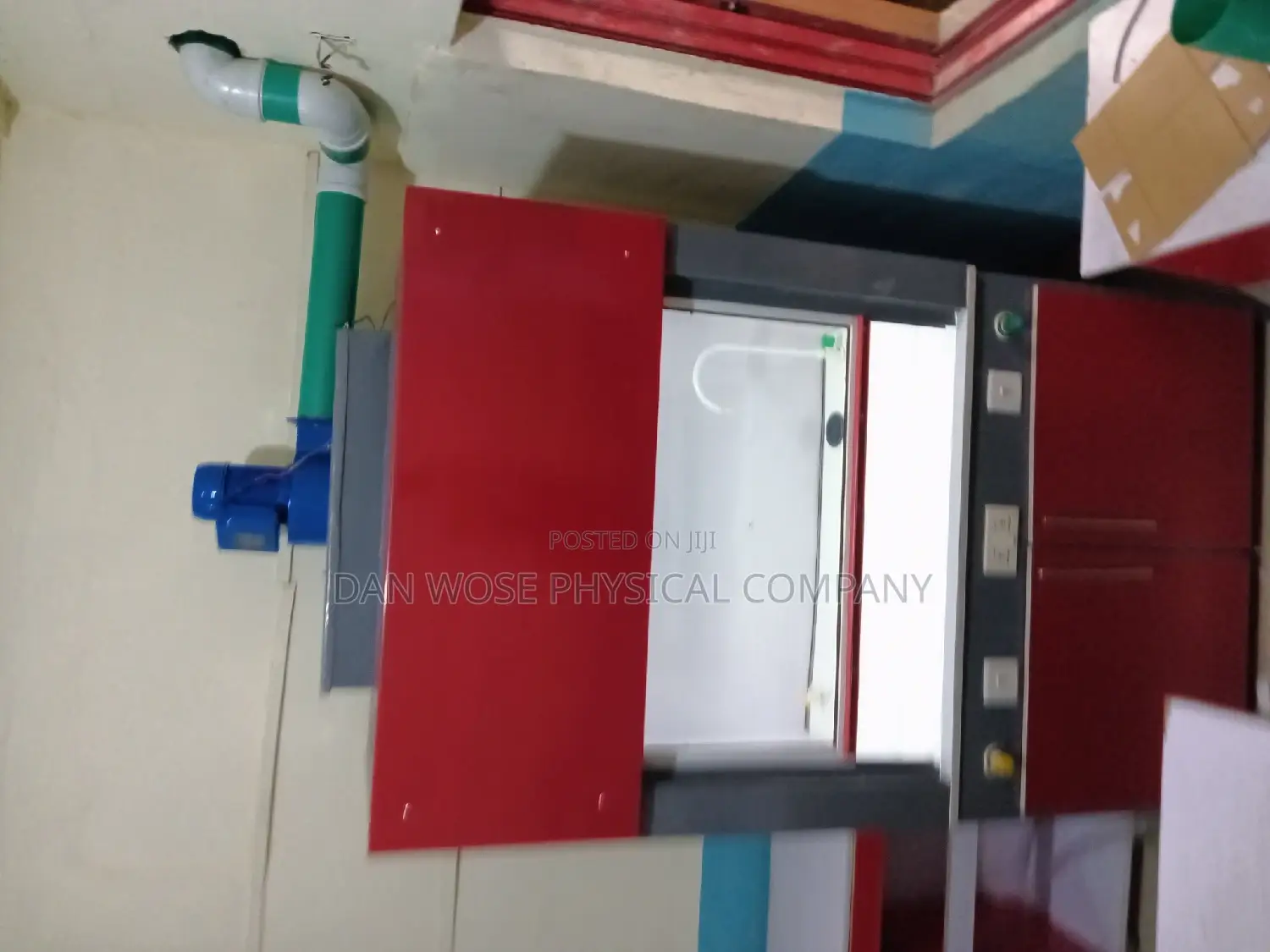 Fume Hood (Cupboard)