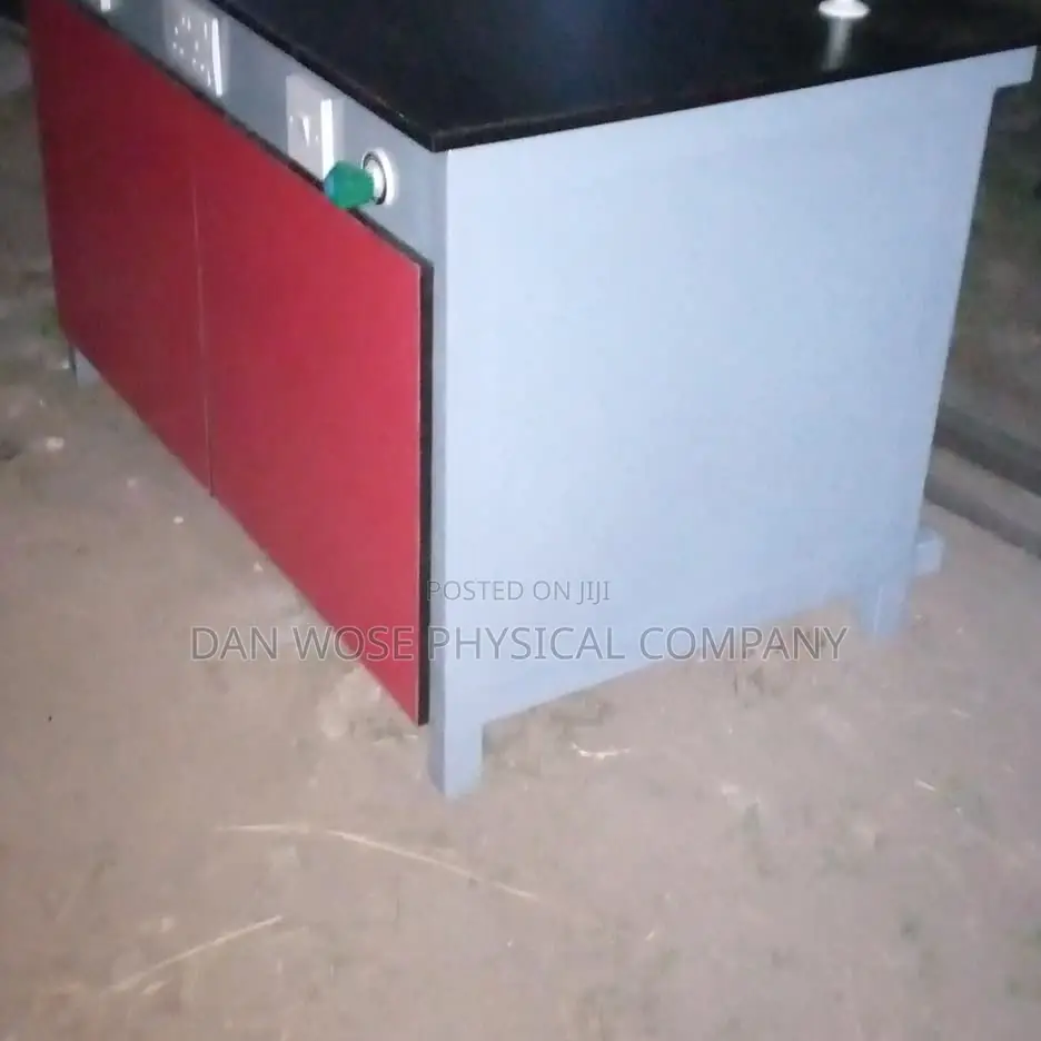 Fume Hood (Cupboard)